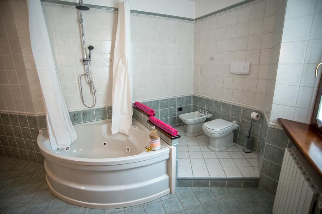 Alzano Lombardo B&B Del Gran Ducato Di Alzano Sopra חדר תמונה